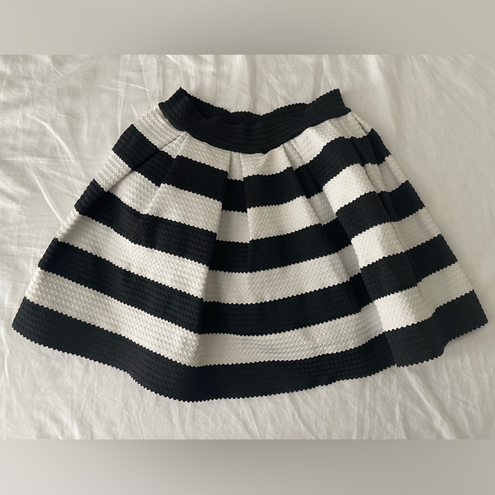 Active USA Black and White Striped Skirt size medium